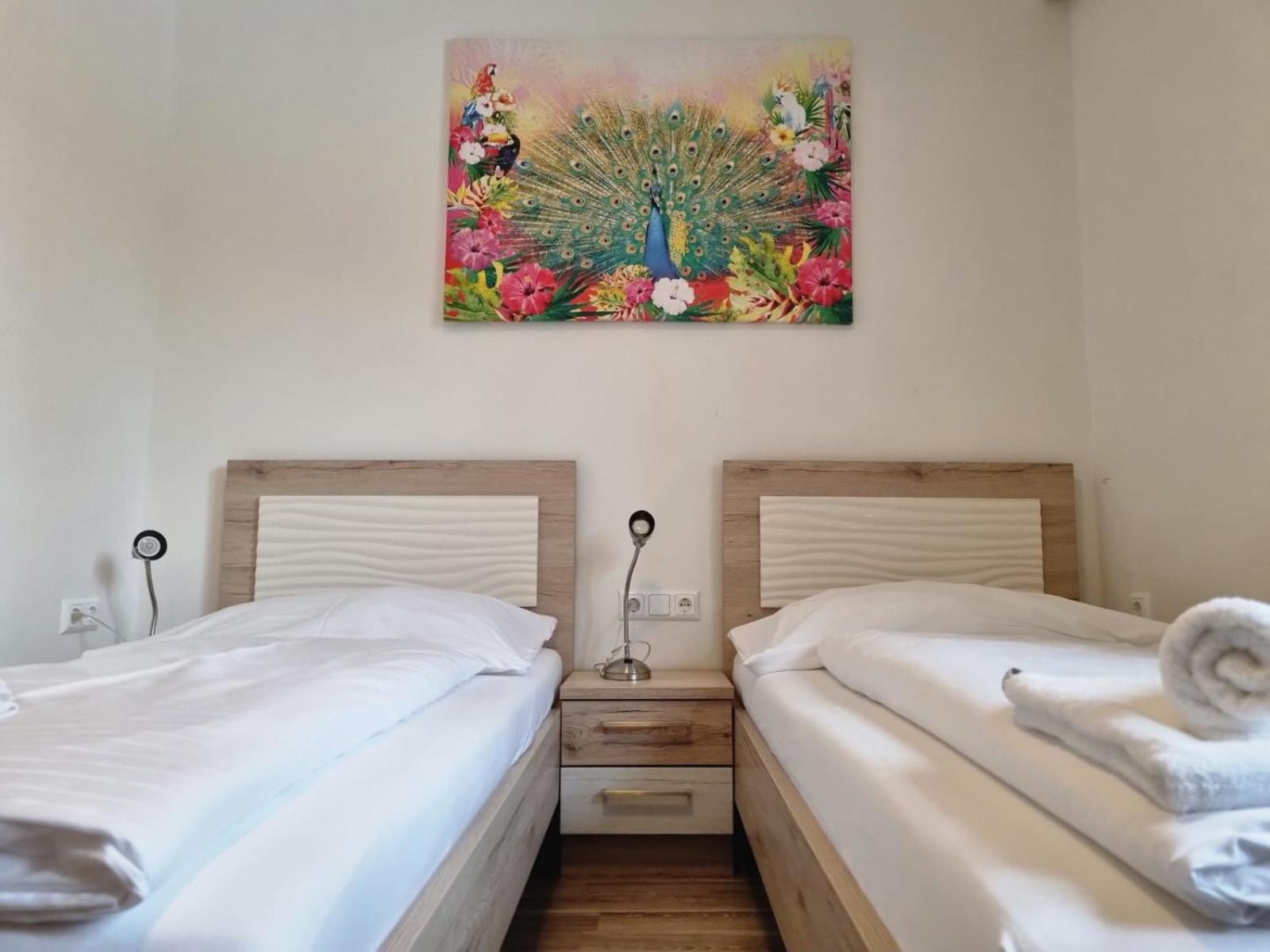Josef Wolfik Strasse 10 Apartment Stockerau Chambre photo