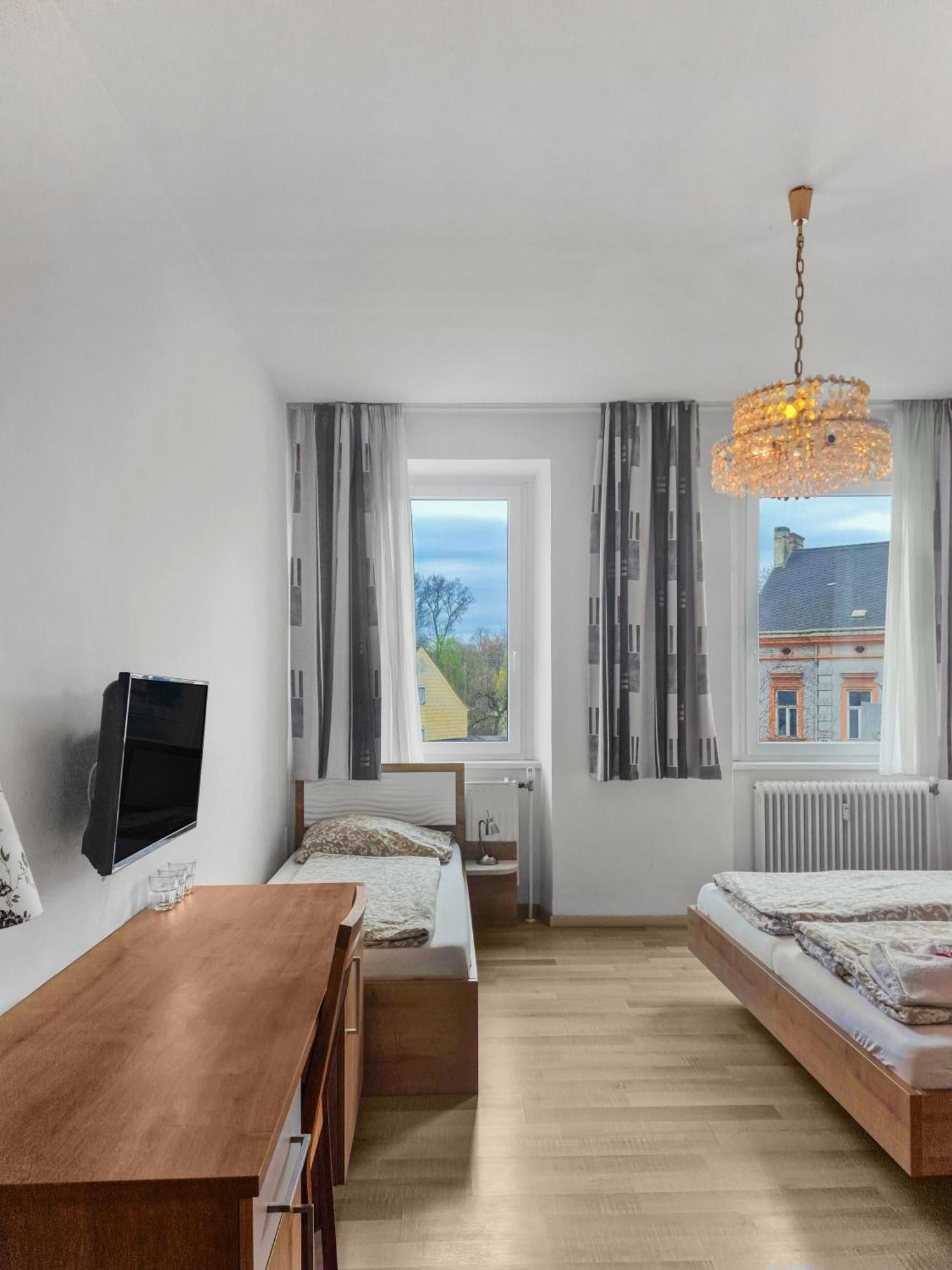 Josef Wolfik Strasse 10 Apartment Stockerau Chambre photo